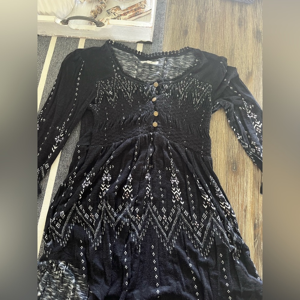 Small black and white maurice’s top